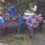 Transporte de las lápidas al cementerio