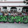 Die Teilnehmenden und das Team der zweiten Begegnung im Sommer 2014 in Belgrad / Serbien ("Svi smo isti!" - Wir sind gleich!).