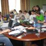 Redaktionssitzung der Projektteilnehmenden. Bearbeitung der Interviews in Rivne am 6.5.2005. Copyright: Aktion West-Ost